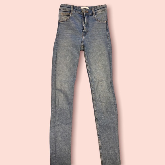 ZARA 🔥 light wash skinny jeans - size 0